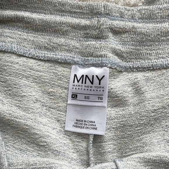 MNY - Picture 5 of 5